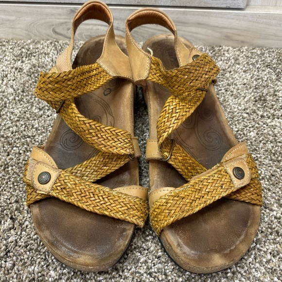 TAOS FOOTWEAR Trulie CAMEL - Picture 2 of 9